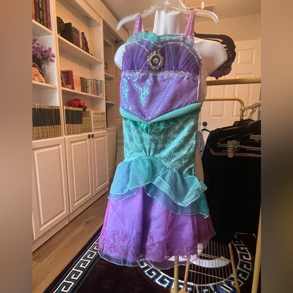 Costume